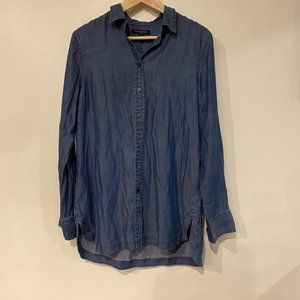 Banana Republic Chambray Parker Long Sleeve Button Down - Medium, Blue